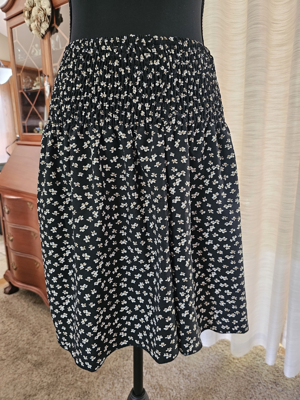 SHEIN Black Floral Smocked Waist SKORT